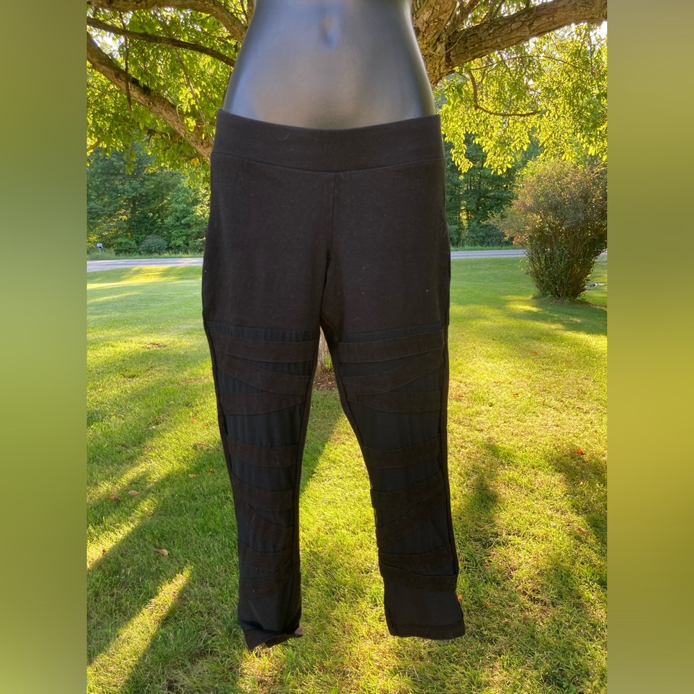 Torrid Size 00 Torrid Leggings Sheer See through Capri Pants Capri Leggings